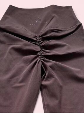 Ruched High-Waist Yoga Leggings - Cocoa Brown